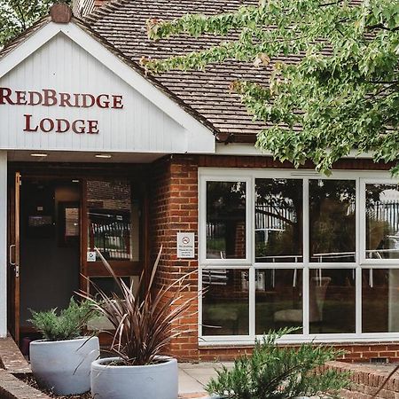 Redbridge Lodge Ilford Exterior foto